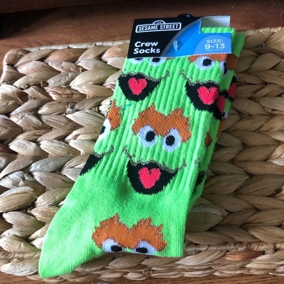 Sesame Street: Oscar the Grouch crew socks - Picture 1 of 2